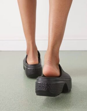 Crocs Stomp stacked женские шлепки черные, пляжные шлепки, домашние тапочки